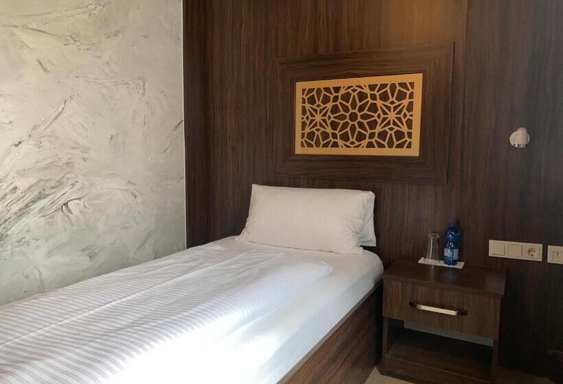 Номер Стандарт Индивидуальный, Louis Hotels