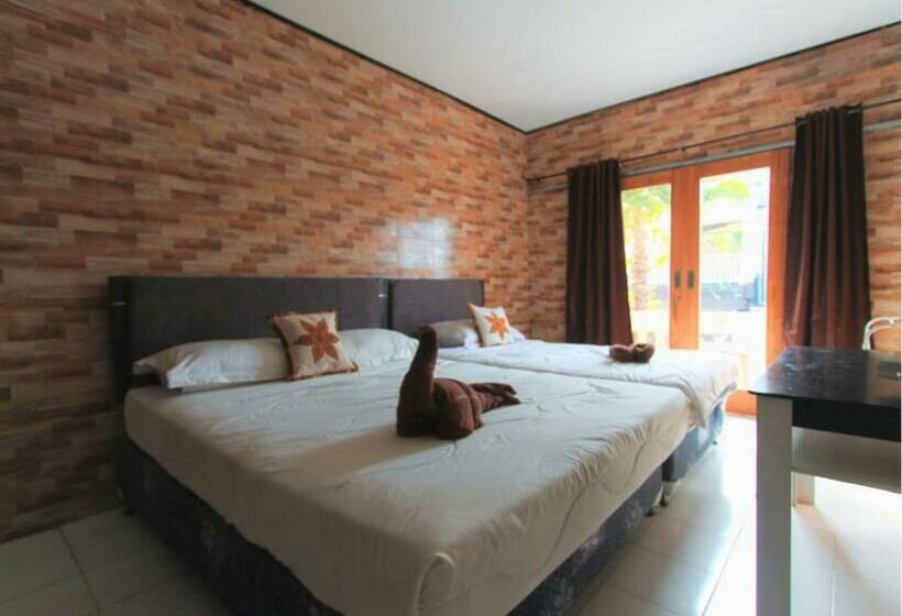 스탠다드 트리플 발코니 룸, Clamonic House Nusa Dua