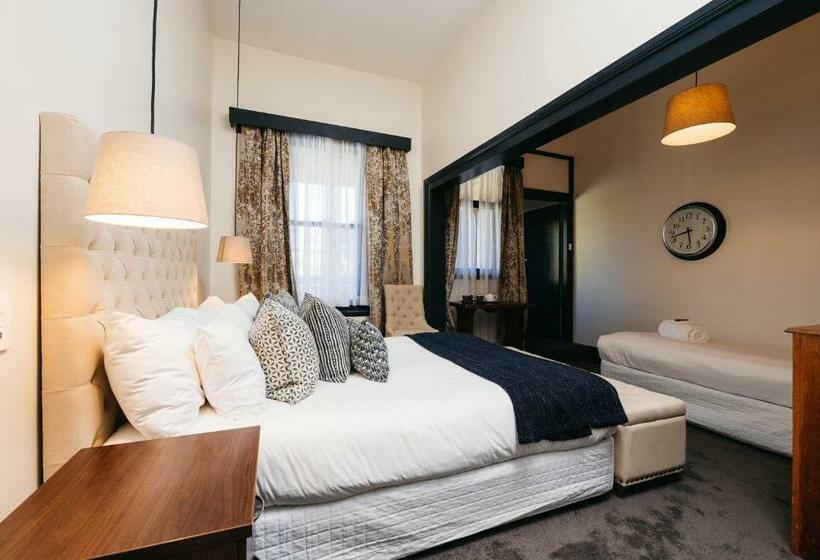 חדר משפחתי, Etico At Mount Victoria Manor