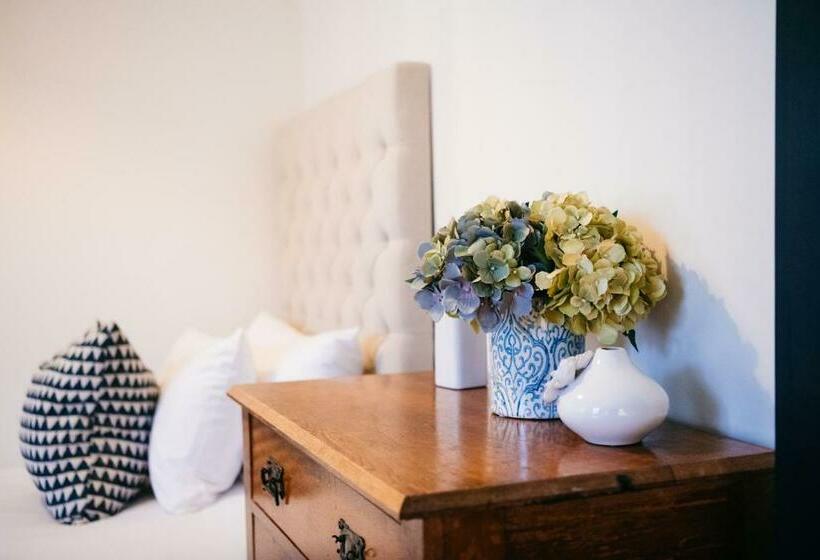 חדר משפחתי, Etico At Mount Victoria Manor