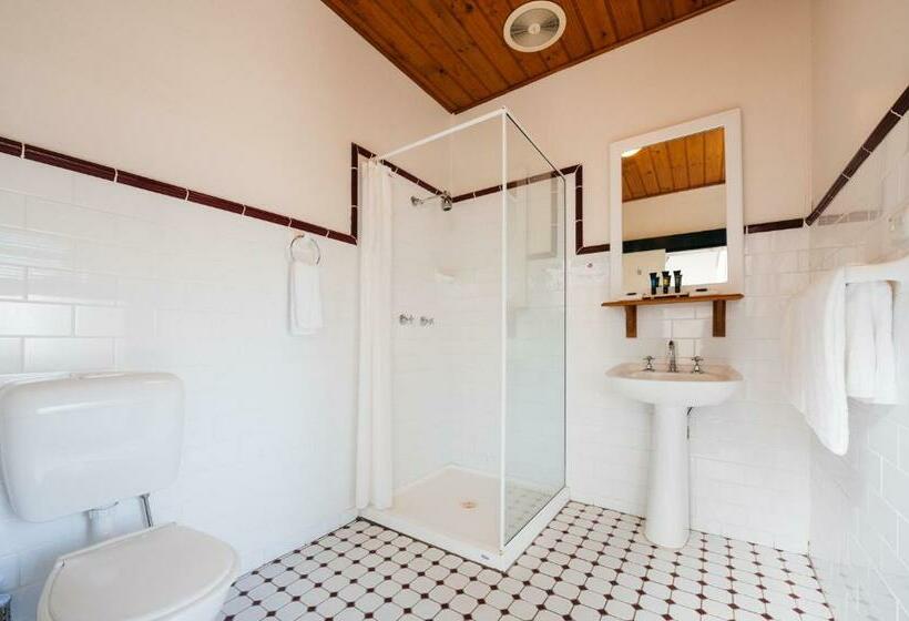 חדר משפחתי, Etico At Mount Victoria Manor