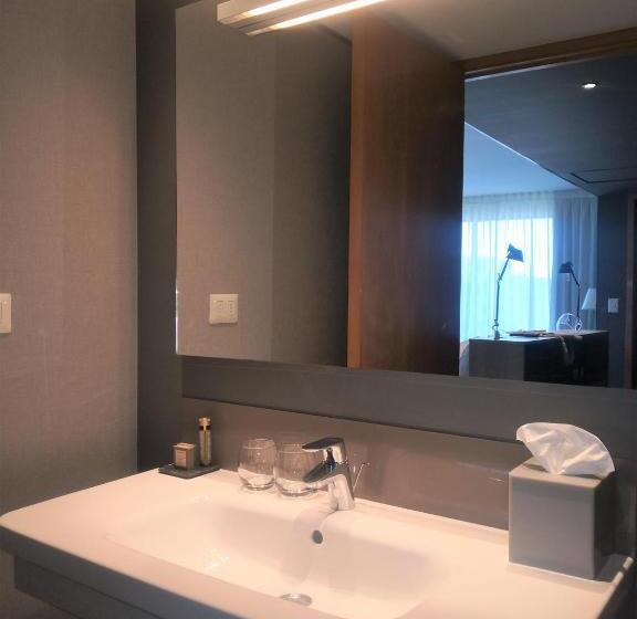 מיטת קינג בסוויטה, Solace Hotel Santiago