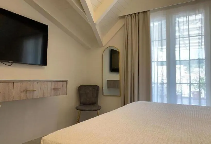 آپارتمان 1 خوابه با تراس, Rouchotas Apartments