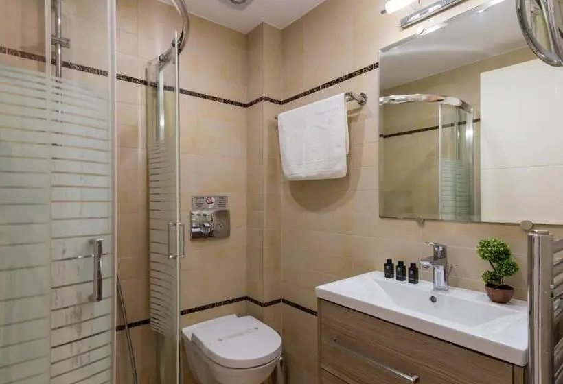 آپارتمان 1 خوابه با تراس, Rouchotas Apartments