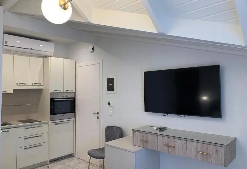 آپارتمان 1 خوابه با تراس, Rouchotas Apartments