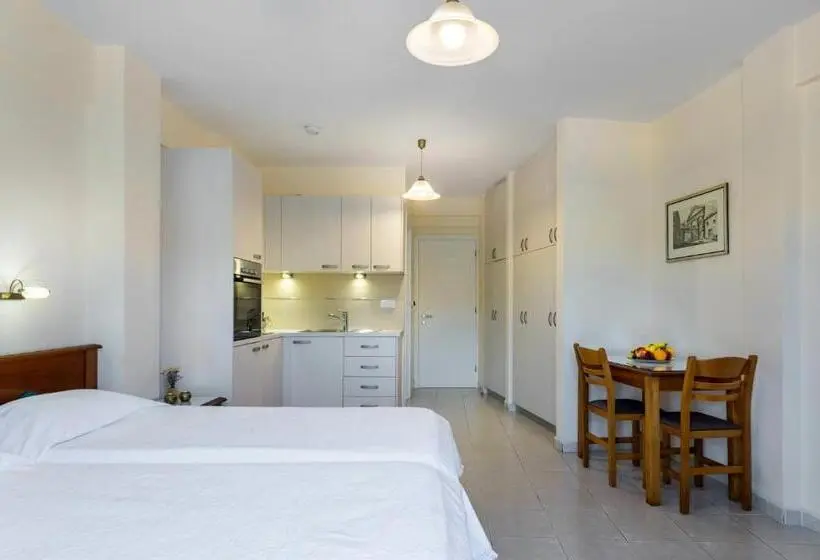 استودیوی استاندارد با چشمانداز دریا, Rouchotas Apartments