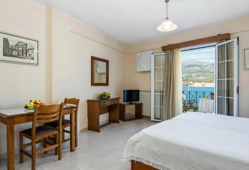 استودیوی استاندارد با چشمانداز دریا, Rouchotas Apartments