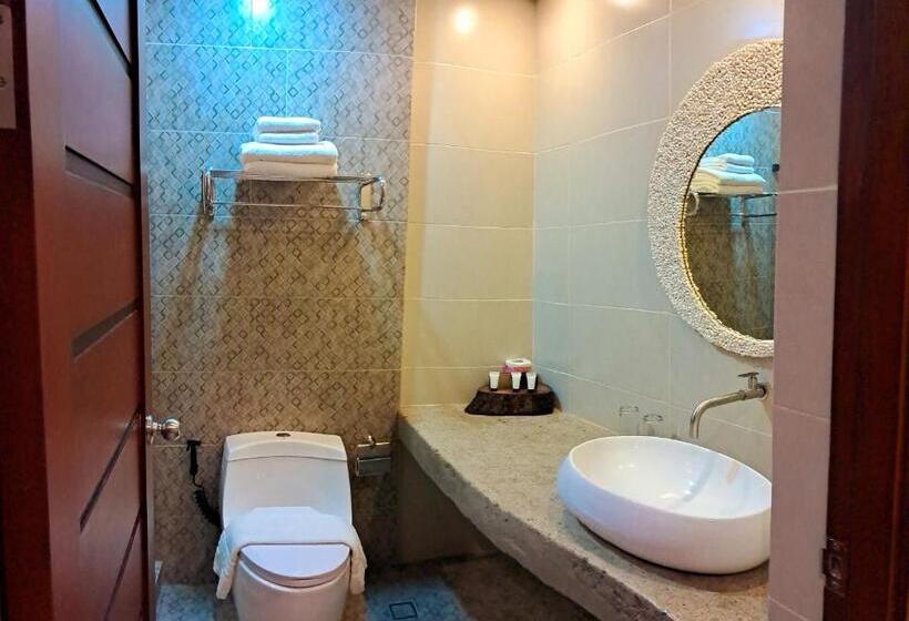 חדר סופריור עם מיטת קינג, Aqua Frontier Hotel And Restaurant