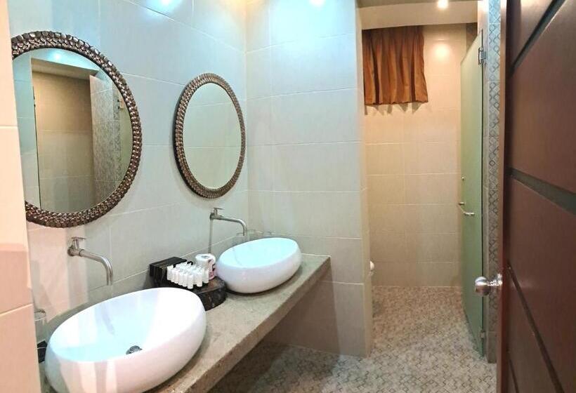 חדר משפתחתי סופריור, Aqua Frontier Hotel And Restaurant