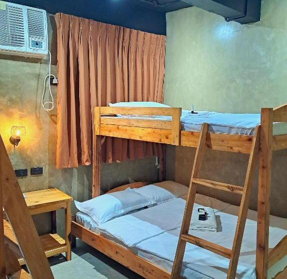 חדר משפחתי דלוקס, Aqua Frontier Hotel And Restaurant