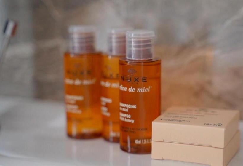 サイドオーシャンビュースタンダードルーム, Dorchester