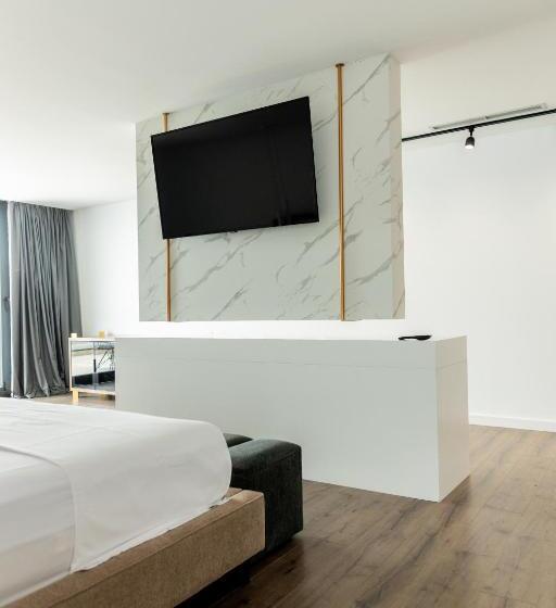 オーシャンビュースイート, Dorchester