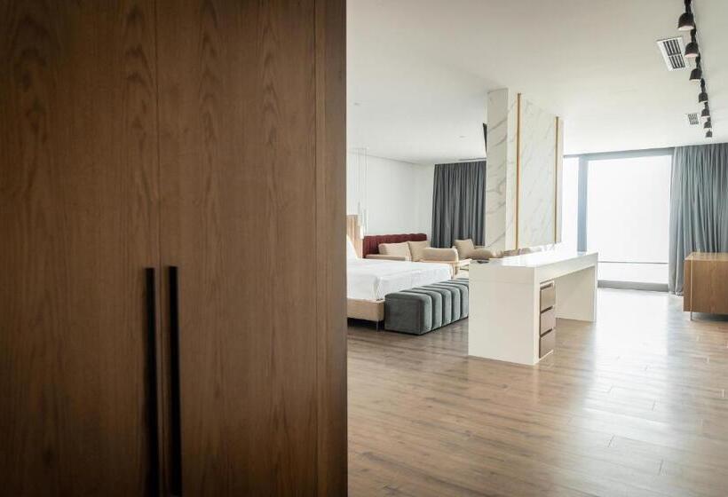 オーシャンビュースイート, Dorchester