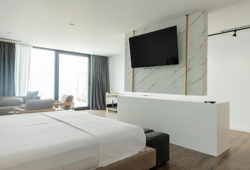 オーシャンビュースイート, Dorchester