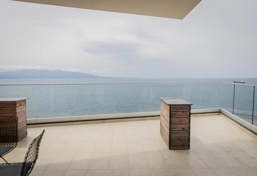 オーシャンビュースイート, Dorchester