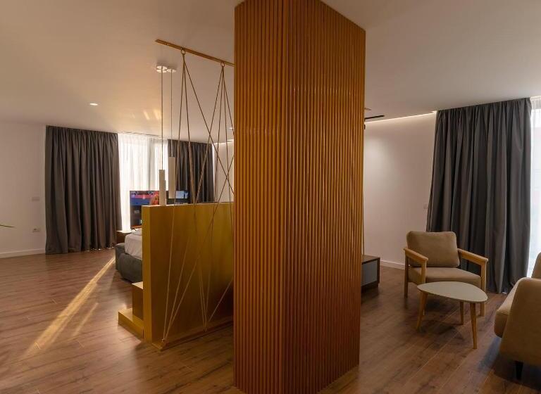 オーシャンビュースイート, Dorchester