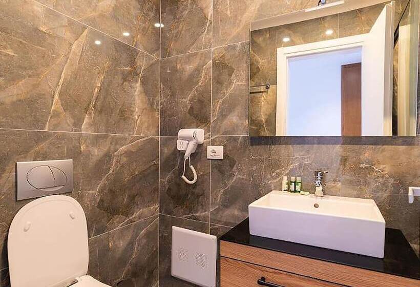 サイドオーシャンビュースタンダードルーム, Dorchester