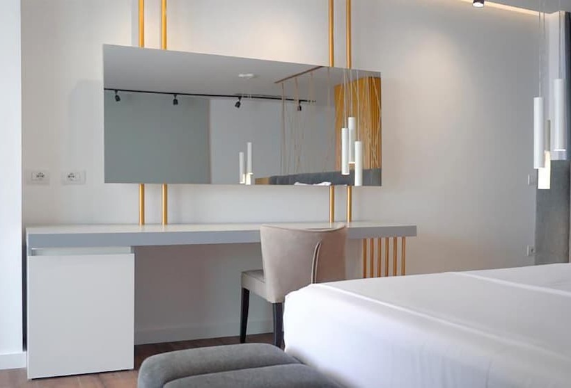 サイドオーシャンビュースタンダードルーム, Dorchester