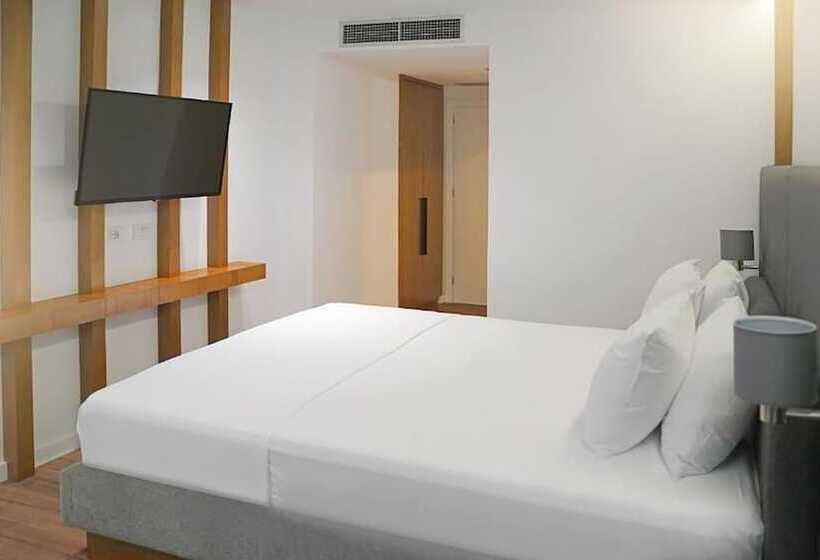 サイドオーシャンビュースタンダードルーム, Dorchester