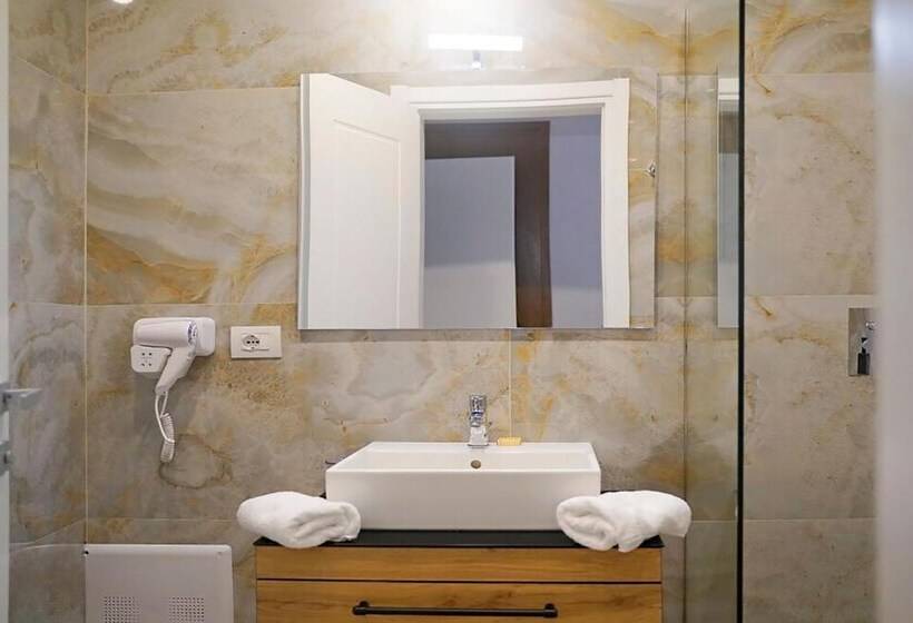 Triple Room Sea View, Dorchester