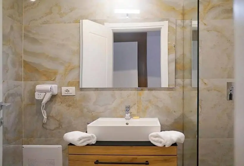 Triple Room Sea View, Dorchester