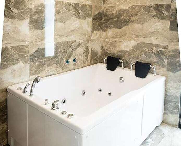 オーシャンビュースイート, Dorchester