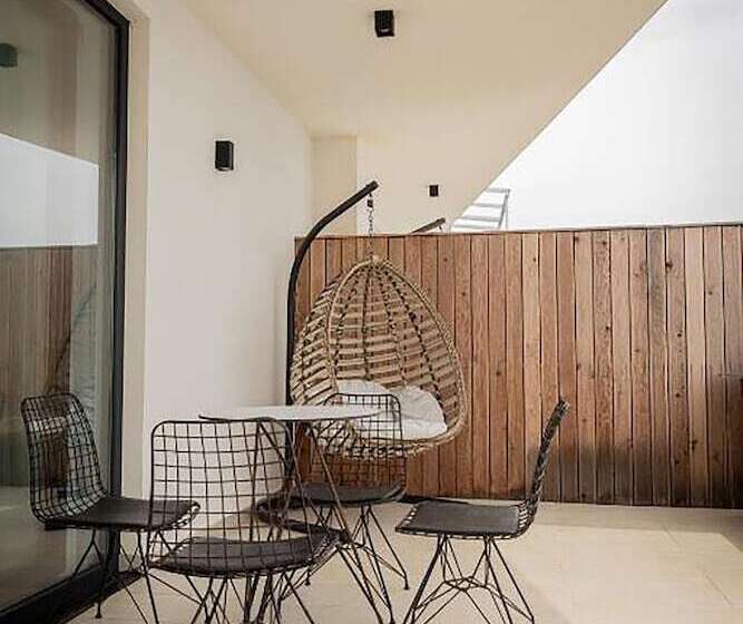 オーシャンビュースイート, Dorchester