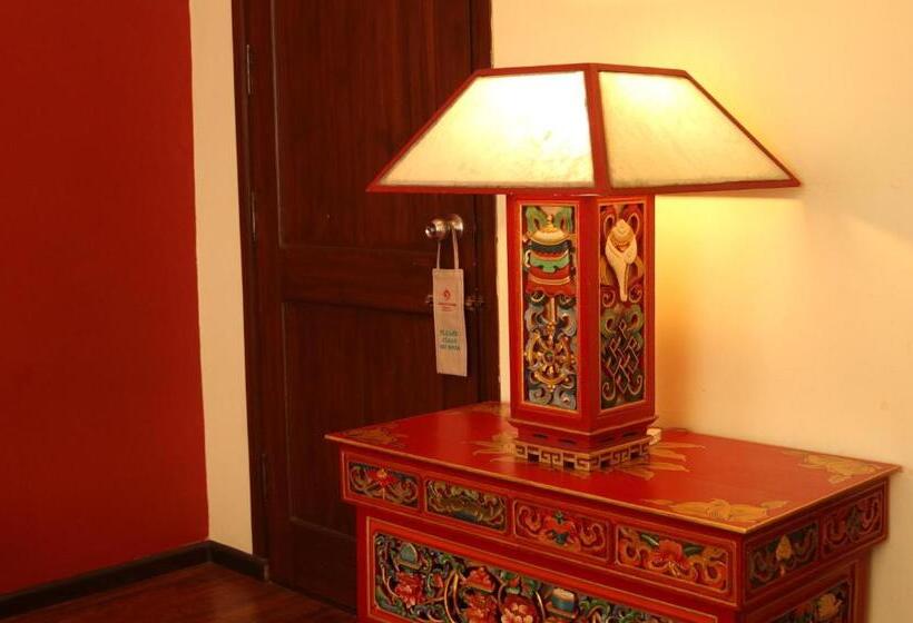 غرفة قياسية سرير كينج, Serkong House