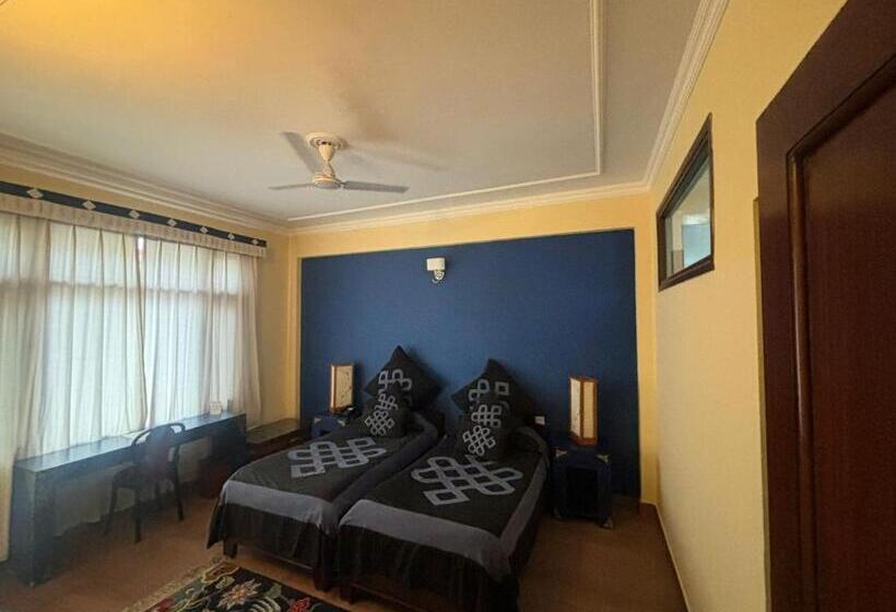 غرفة إقتصادية, Serkong House