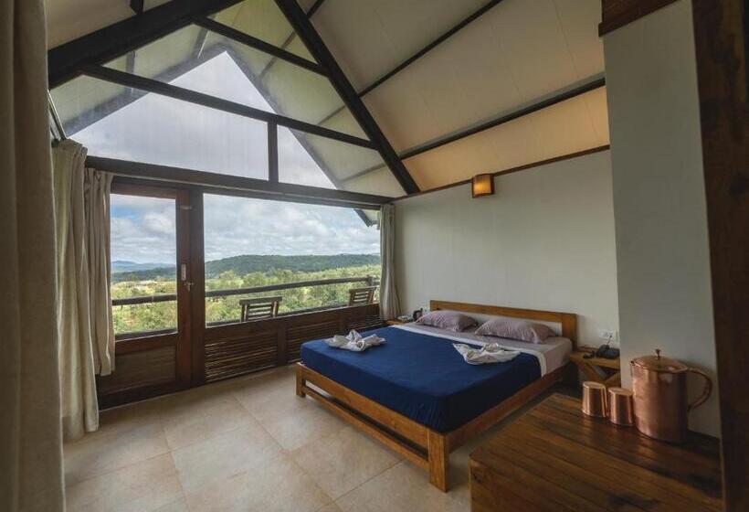 غرفة ديلوكس مزودة بشرفة, Shatavari Eco Resort