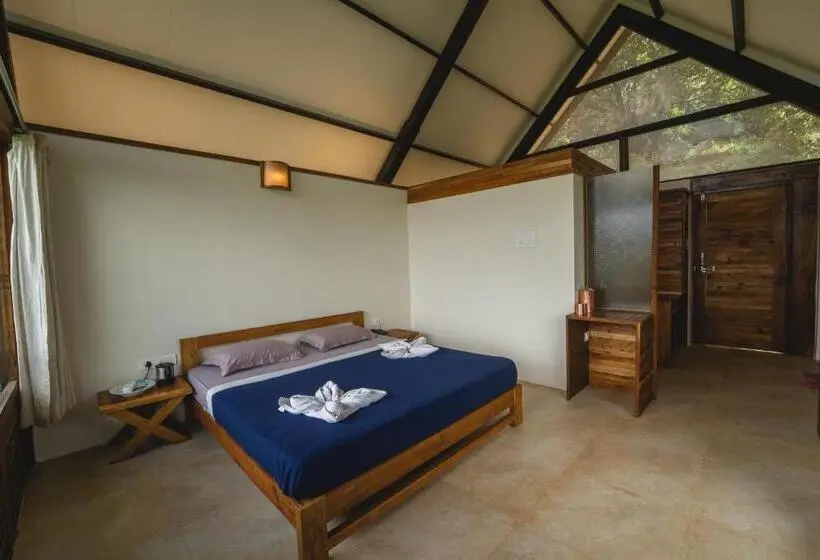 バルコニー付きデラックスルーム, Shatavari Eco Resort