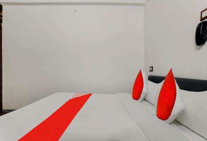 חדר קלאסי לשלושה, Flagship 700050 Shree United