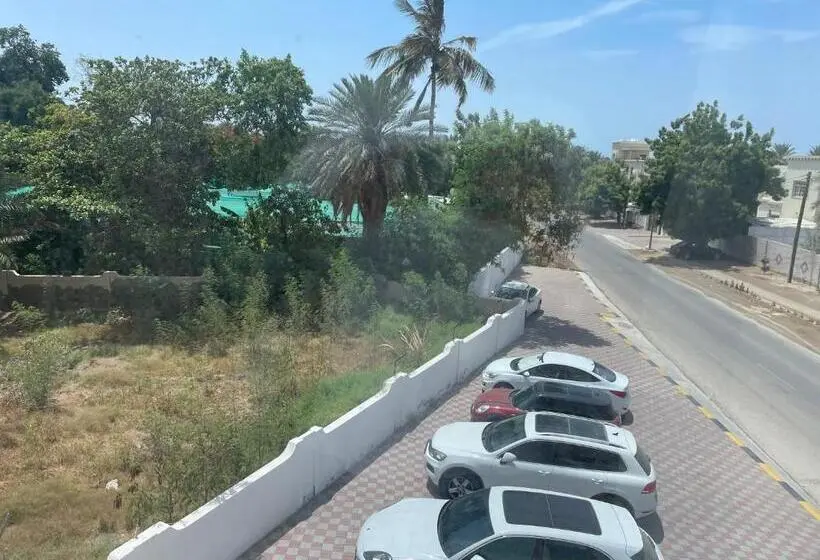 سوئیت جونیور با چشم‌انداز باغ, Season Inn Hotel_al Hail