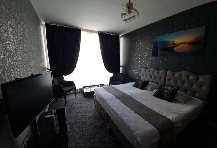 חדר סטודיו סטנדרד, İnci̇ House