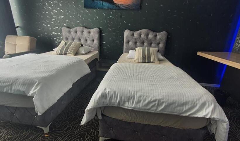 חדר סטנדרט, İnci̇ House