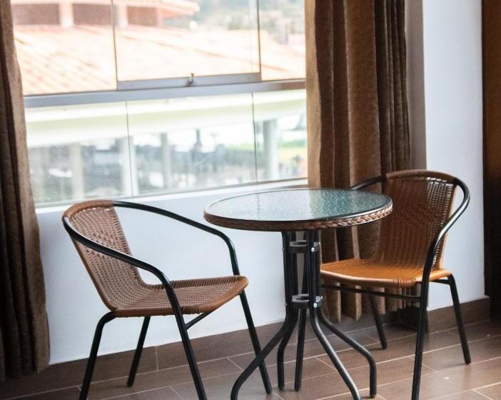 سوییت جونیور, Calca Paradise