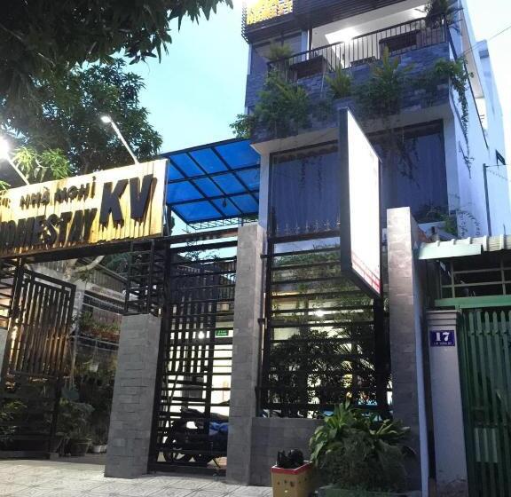 غرفة قياسية ثلاثية مزودة بشرفة, Homestay Kv