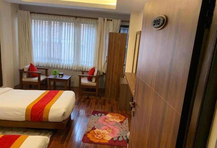 اتاق لوکس, Redstone Regency