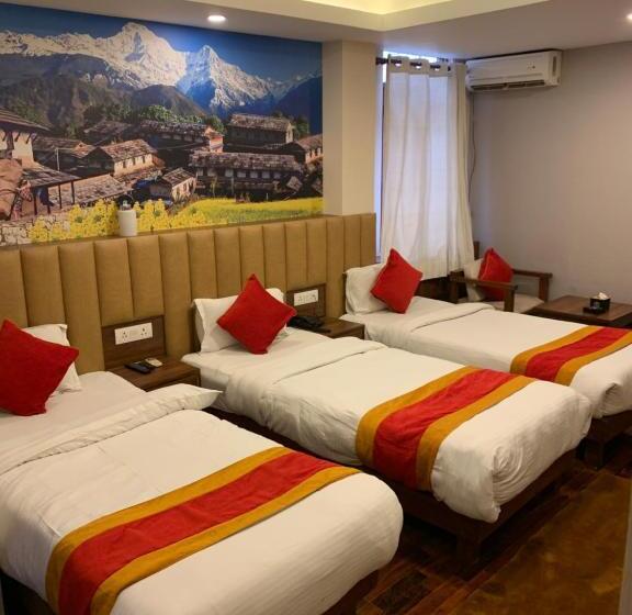 اتاق لوکس سه تخته, Redstone Regency