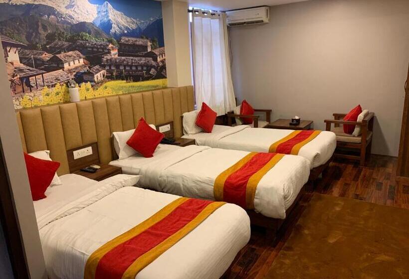 اتاق لوکس سه تخته, Redstone Regency