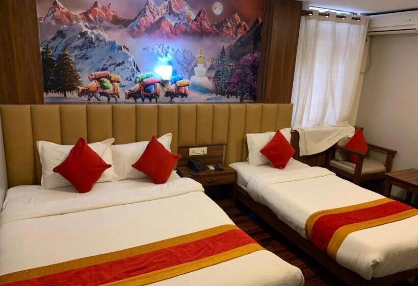 اتاق لوکس خانوادگی, Redstone Regency