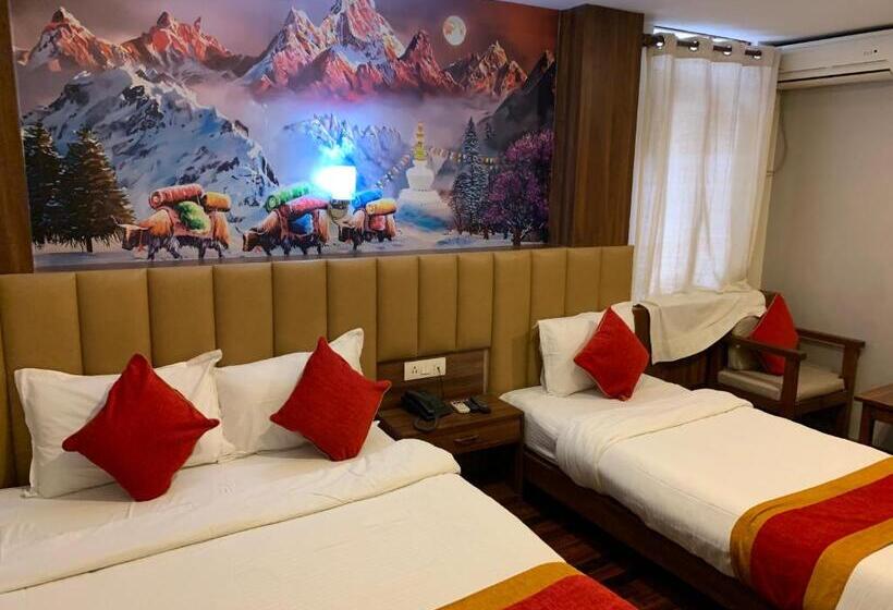 اتاق لوکس خانوادگی, Redstone Regency