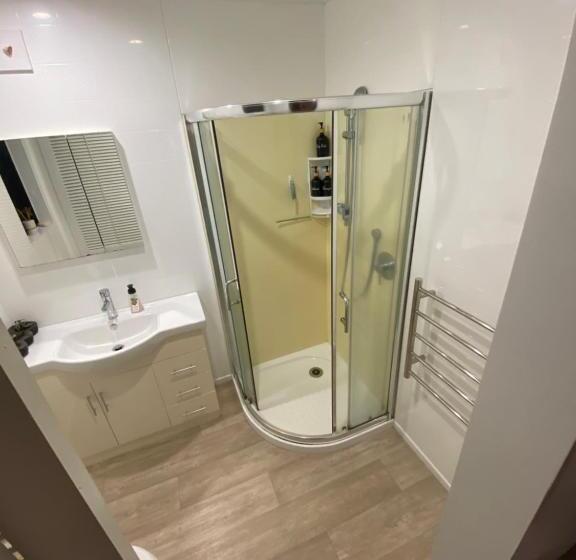 Студия Стандарт, Dinsdale Oasis And Private Spa Pool