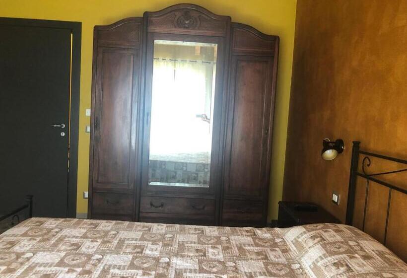 غرفة قياسية, La Rosa Rampicante