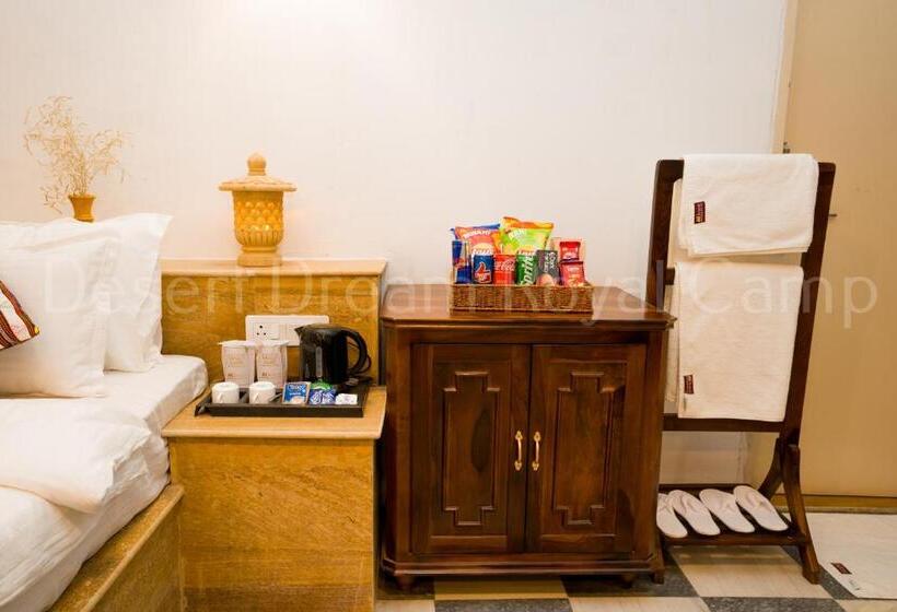 Номер Superior Кровать Кинг, Surya Vilas