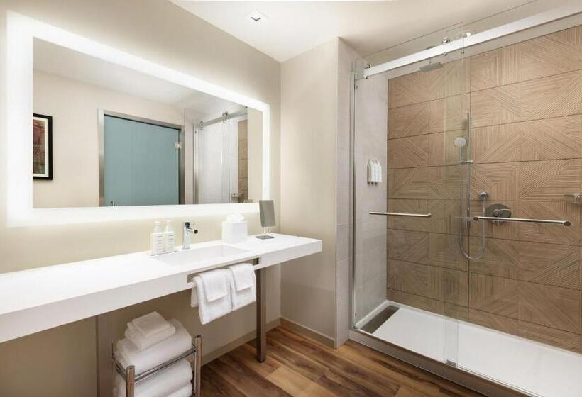 غرفة ديلوكس مطلة على المدينة, Ac Hotel By Marriott Honolulu   All New