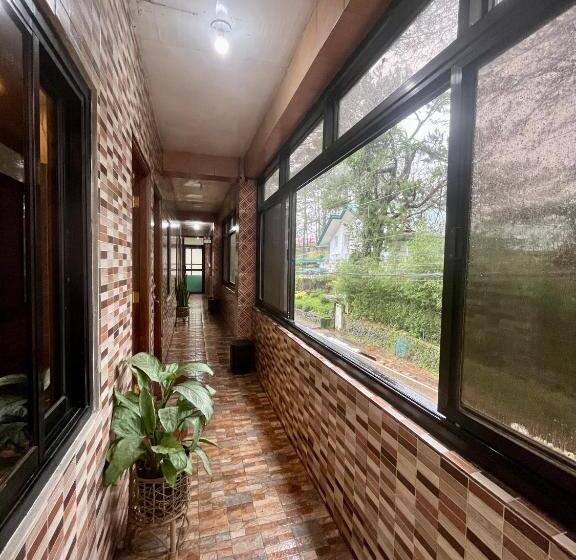 带观景的标准工作室, The Gather Inn Room Rentals   Baguio City