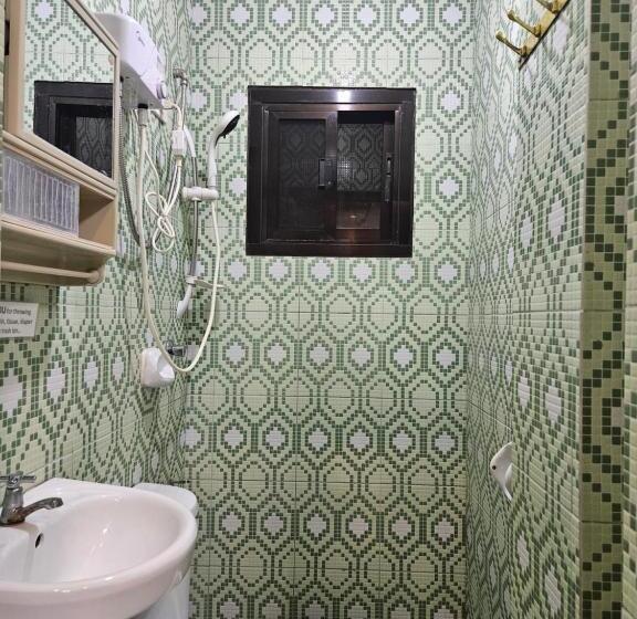 اتاق خانوادگی, The Gather Inn Room Rentals   Baguio City