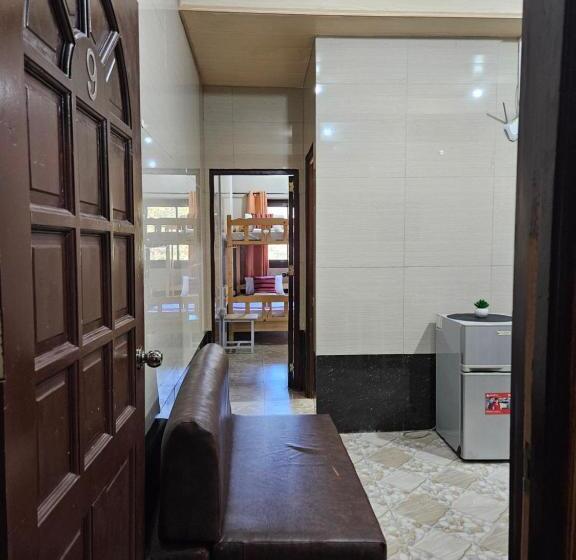 استودیو خانوادگی, The Gather Inn Room Rentals   Baguio City