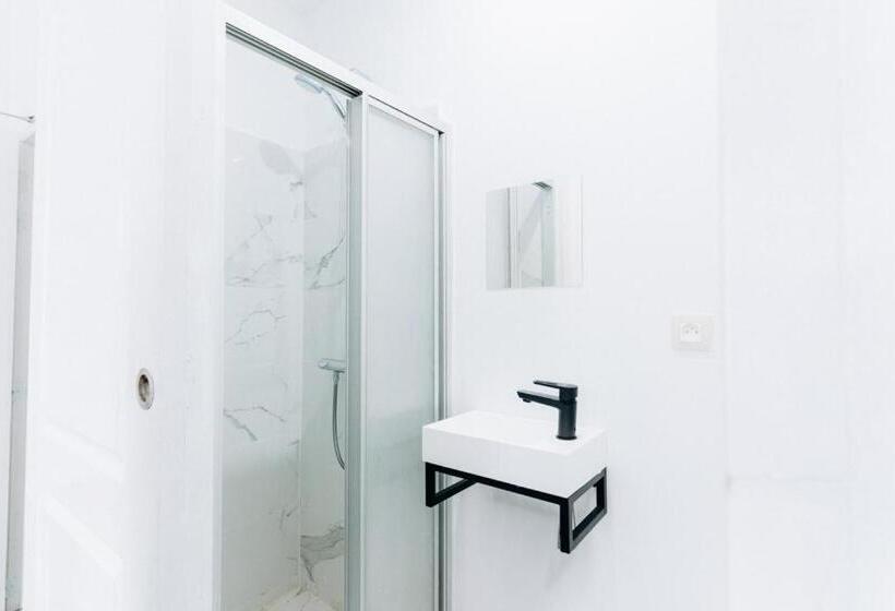 디럭스 룸, Atomihotel: Contemporary Comfort Steps From The Atomium!